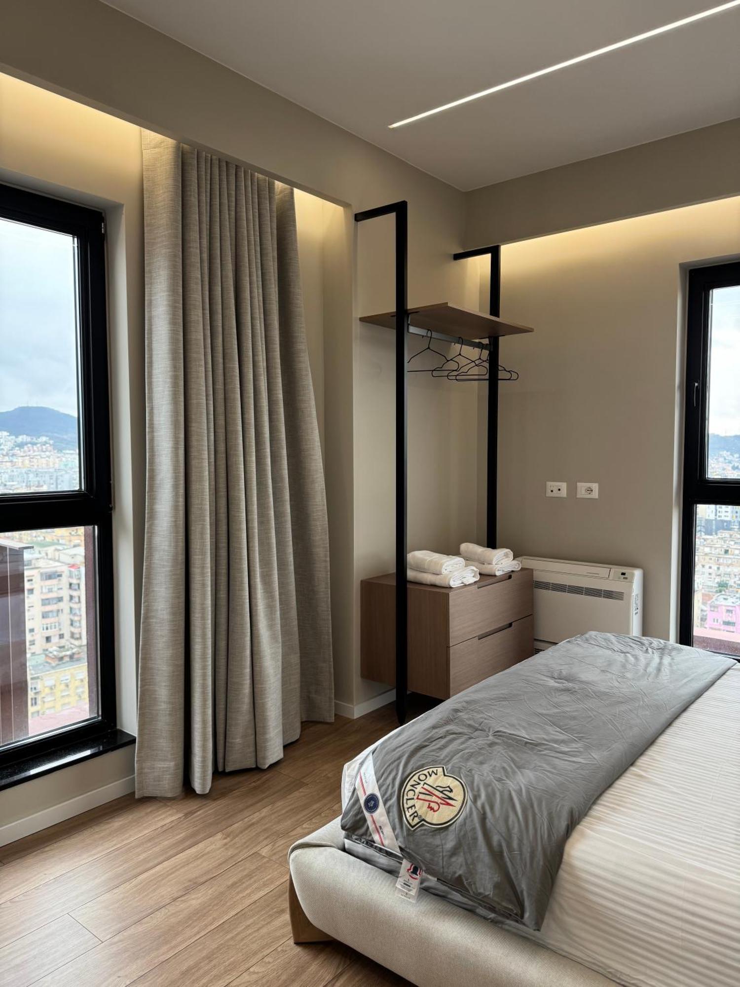 Square Inn Garden Aparthotel ติรานา ภายนอก รูปภาพ