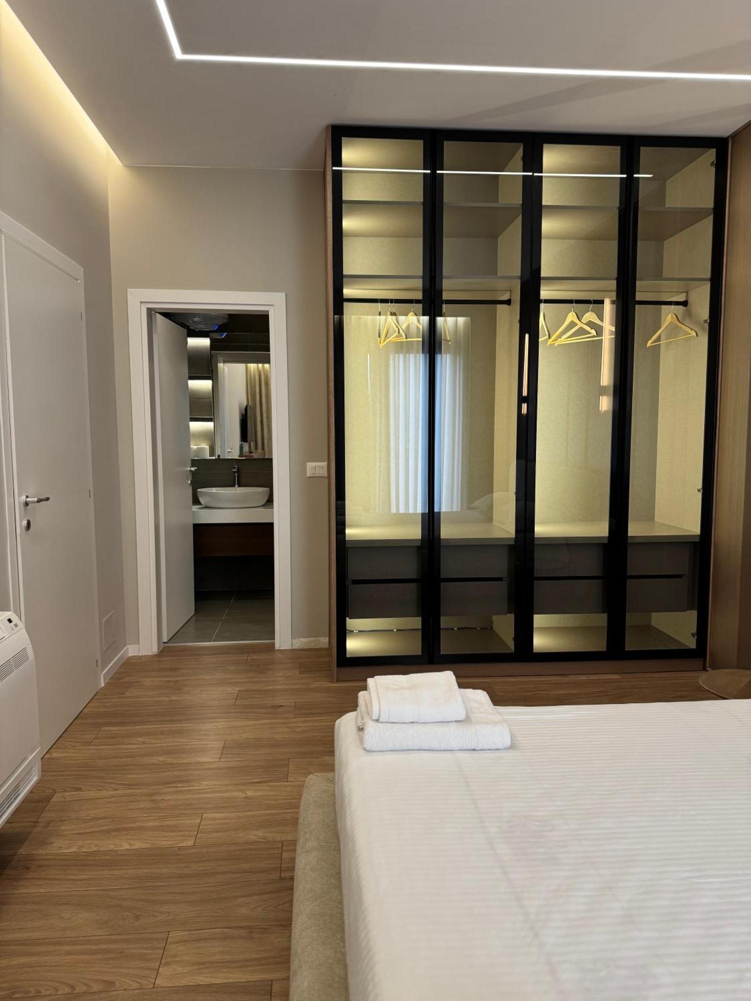 Square Inn Garden Aparthotel ติรานา ภายนอก รูปภาพ