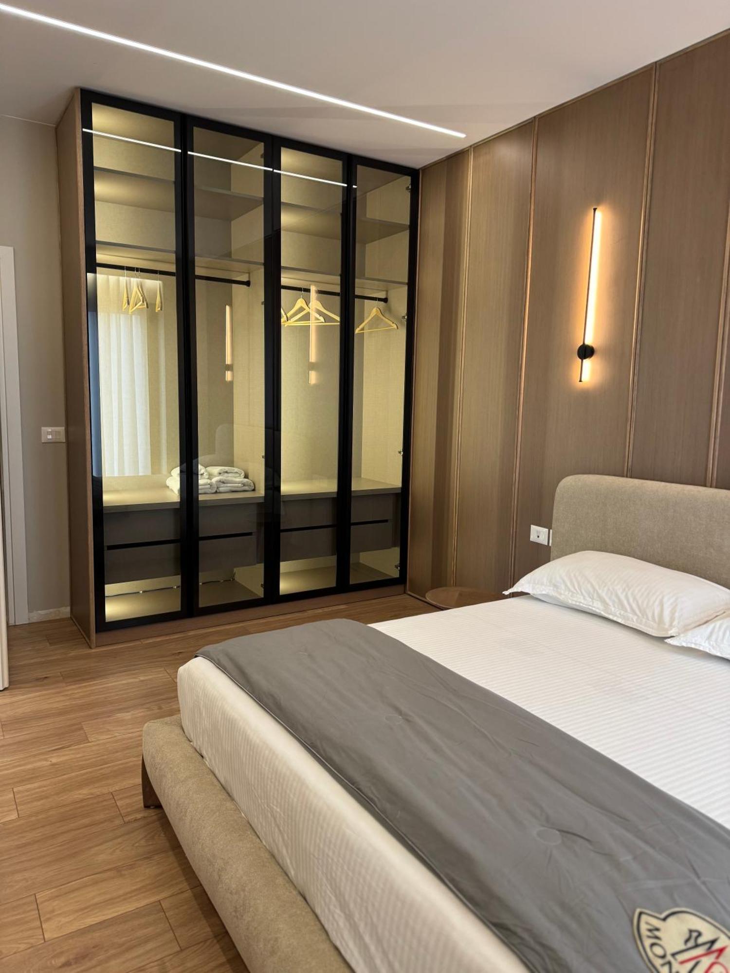 Square Inn Garden Aparthotel ติรานา ภายนอก รูปภาพ