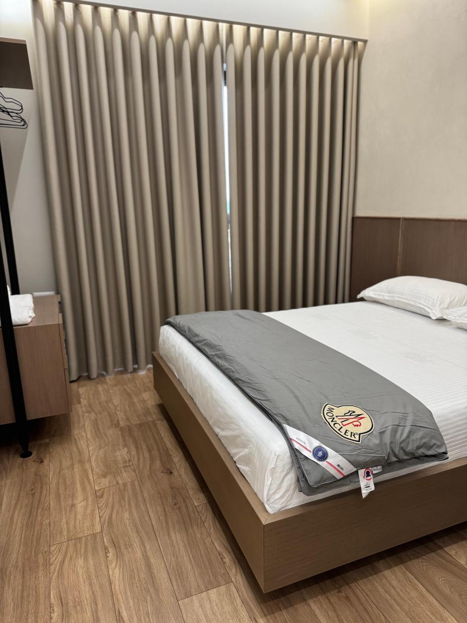 Square Inn Garden Aparthotel ติรานา ภายนอก รูปภาพ